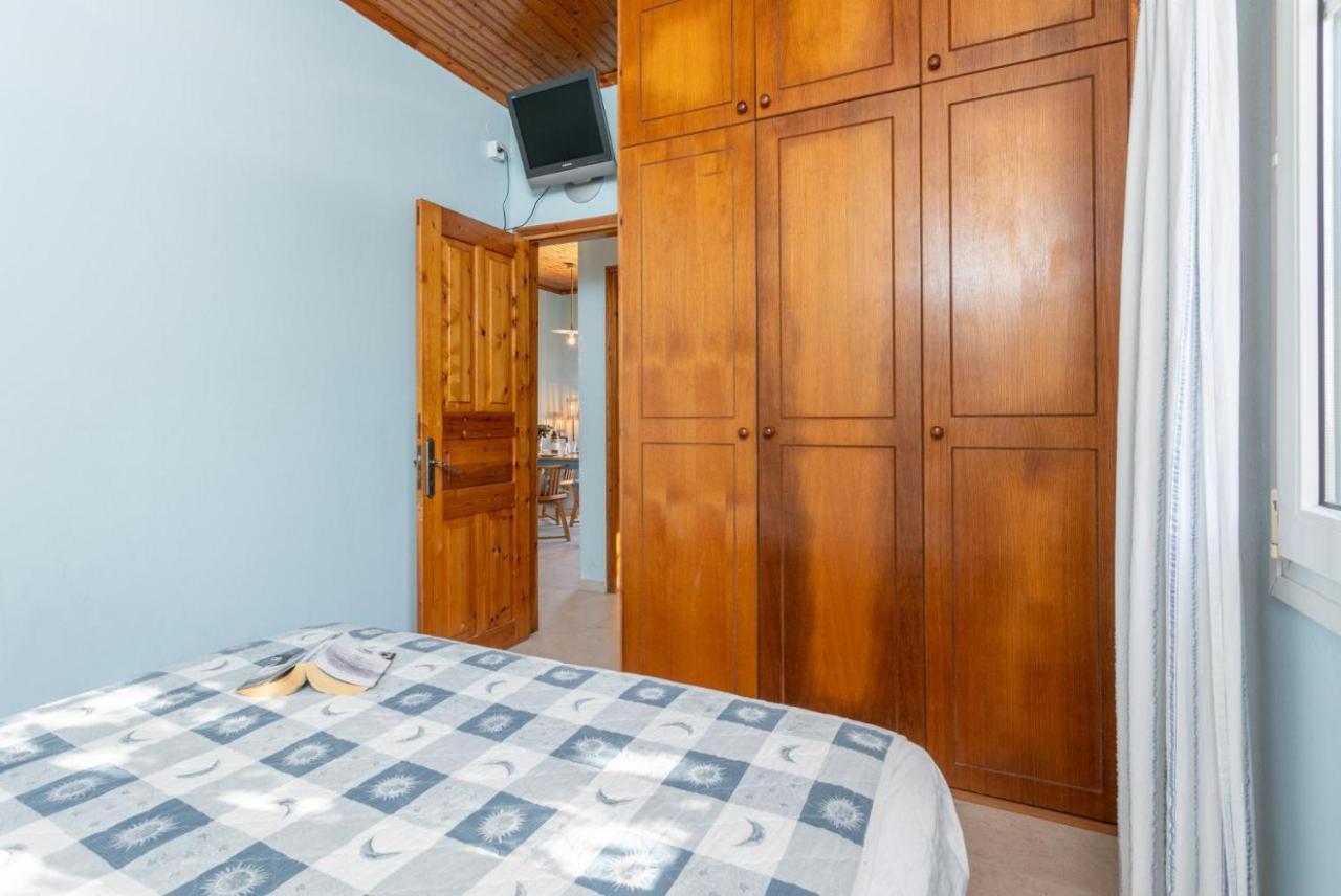 Apartment Limani *